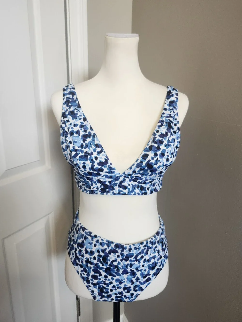 Tommy Bahama Blue Animal Print 2 Piece Swim Suit Bikini, Small